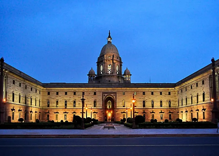 The Gold Regency - 02 Mins From New Delhi Railway Station