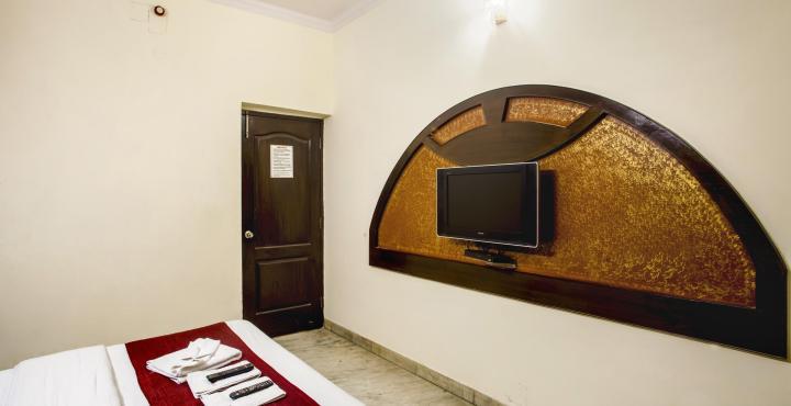 The Gold Regency - 02 Mins From Railway Station Hotel