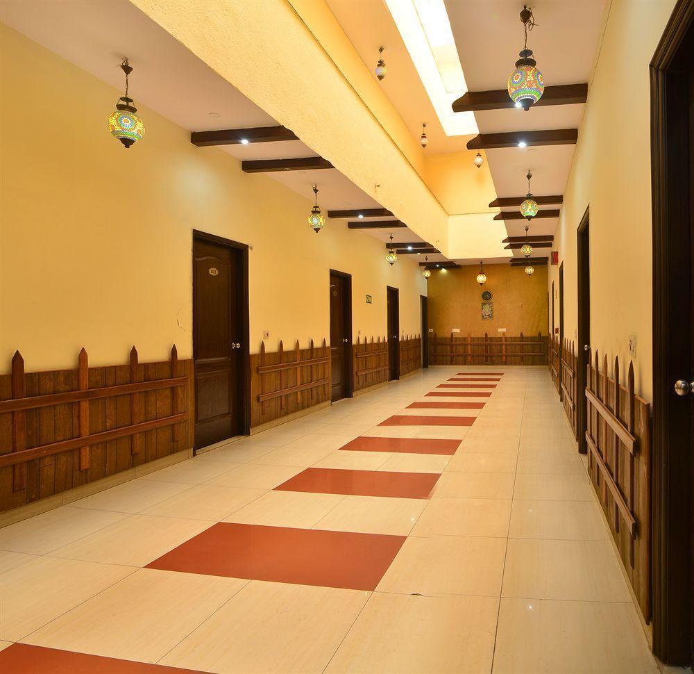 Hotel The Gold Regency - 02 Mins From Railway Station New Delhi