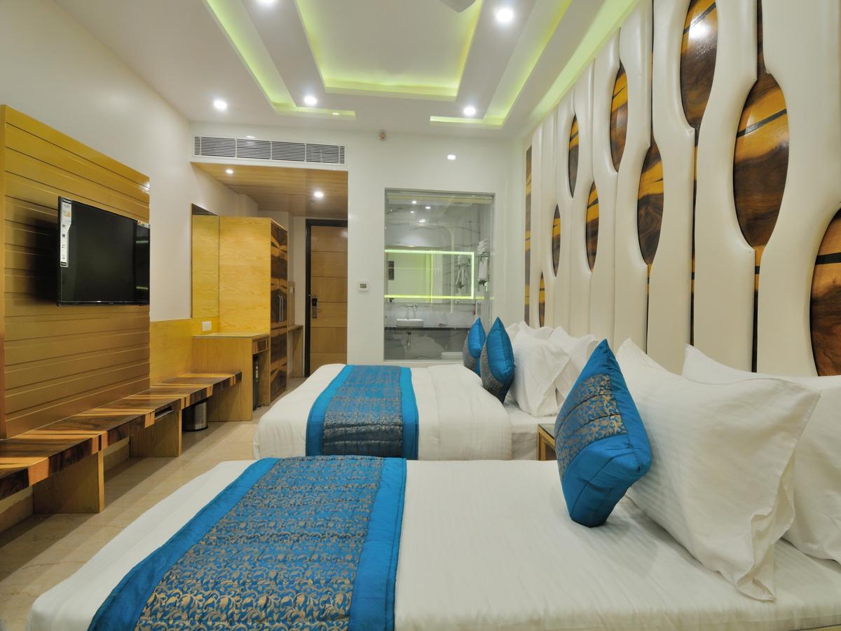 The Gold Regency - 02 Mins From Railway Station Hotel