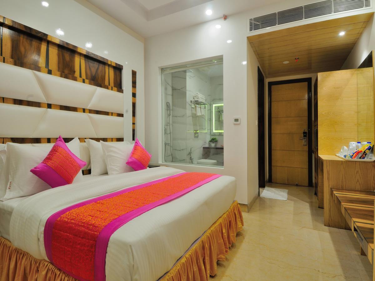 Hotel The Gold Regency - 02 Mins From Railway Station New Delhi