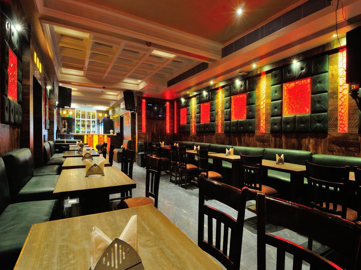 The Gold Regency - 02 Mins From Railway Station Hotel