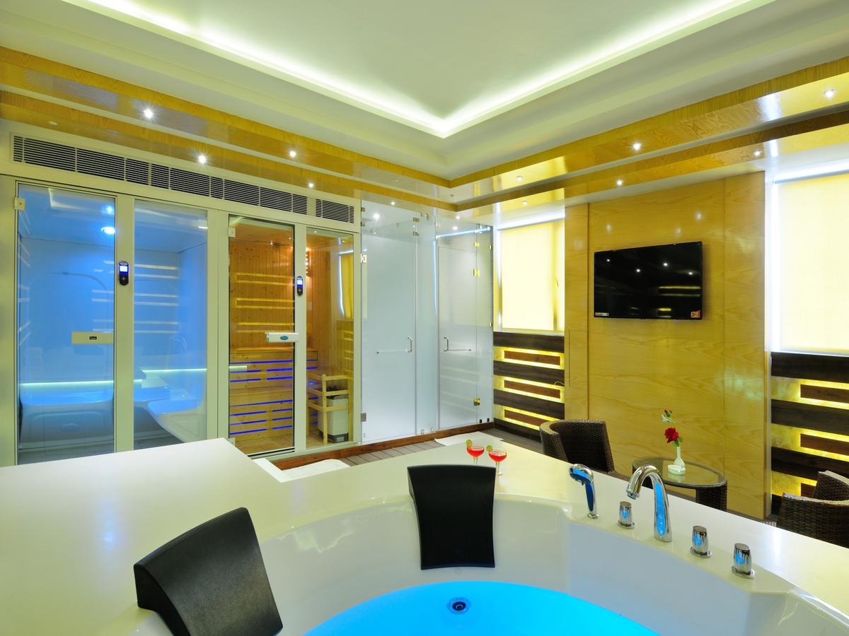 The Gold Regency - 02 Mins From Railway Station 3* New Delhi
