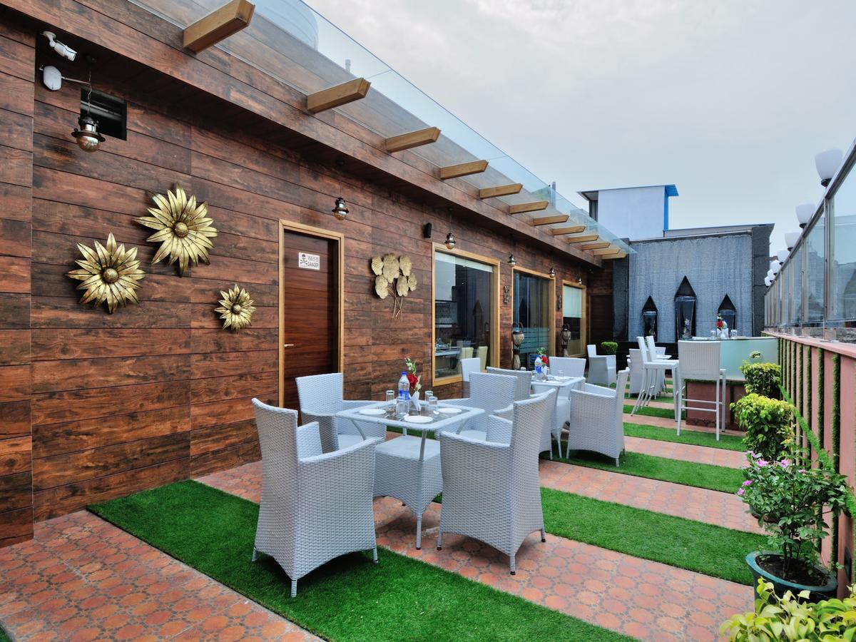 The Gold Regency - 02 Mins From Railway Station Hotel
