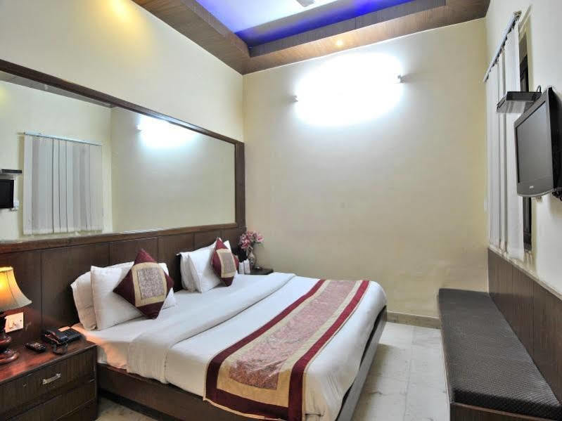 The Gold Regency - 02 Mins From Railway Station Hotel 3*
